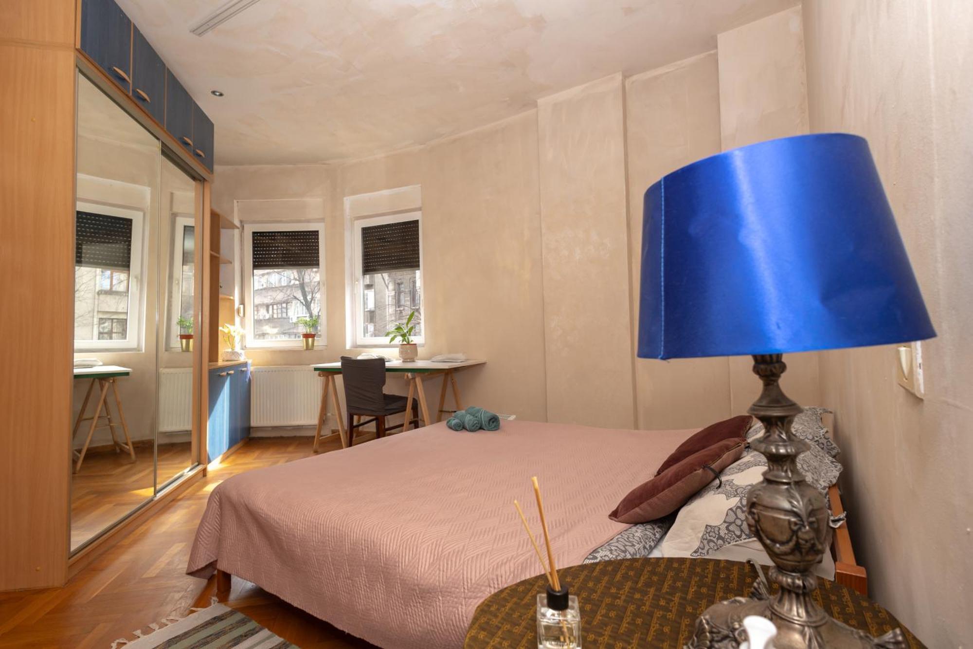 Shared Retro Vintage Luxury Apartment 布加勒斯特 外观 照片